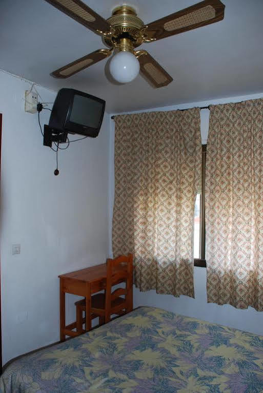 Pension Versalles Алхесирас Екстериор снимка